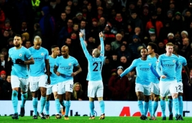 Manchester City se lleva el derbi