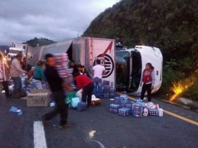 El accidente se registró a la altura del kilómetro 242 en territorio veracruzano   