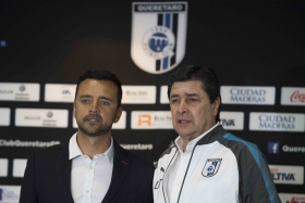 &quot;Flaco&quot; Tena es presentado con Querétaro