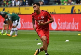 Salcedo debuta con el Eintracht