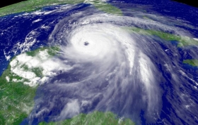 Los huracanes se hacen más lentos y destructivos