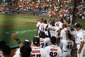 Bravos vence a Pericos y se queda la serie