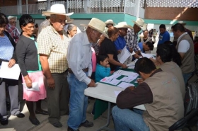 Se entrego dinero a  personas fallecidas y no localizadas.