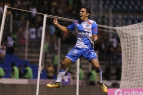 Puebla golea a Pumas