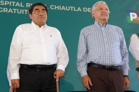 López Obrador recorrió el Hospital Rural IMSS de Chiautla de Tapia