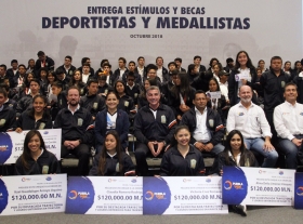 Se otorgaron becas que benefician a 177 deportistas y 126 entrenadores