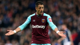 West Ham de “Chicharito” empata sin goles