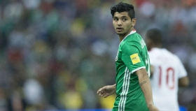 &quot;Tecatito&quot; aparece en lista de probables refuerzos del Barcelona