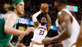 Cavaliers vence a los Celtics en cuarto juego