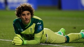 Guillermo Ochoa llega a Standard de Lieja con contrastes