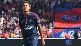 Neymar continúa sin permiso oficial para jugar en el PSG