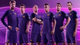 Barcelona presenta su uniforme de visitante