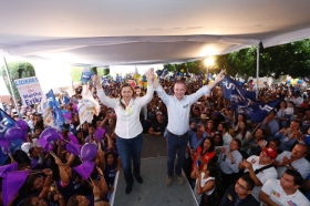 La candidata de Por Puebla al Frente estuvo acompañada por Ricardo Anaya