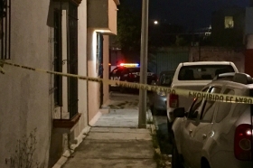 La mujer recibió múltiples golpes y puñaladas al interior de su domicilio