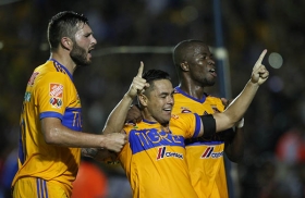 Tigres gana con penal dudoso