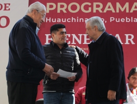 Andrés Manuel López Obrador señaló que ante los tiempos difíciles es necesario mantener la unidad