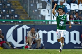 León despedaza al Tiburón