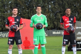 Atlas presentó a sus refuerzos