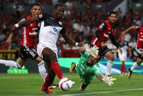 Empatan Zorros y Lobos en espectacular juego