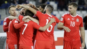 Gales deja calificación a Rusia para la última fecha