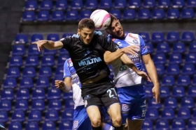 &quot;Ojitos&quot; Meza debuta con Puebla con empate