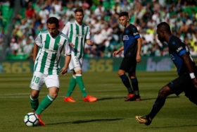Guardado y Real Betis ganan al Alavés