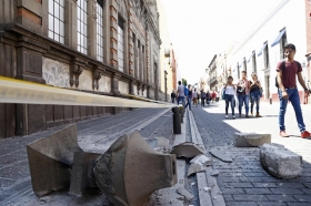 Asciende a 44 muertos por sismo