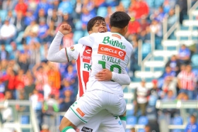 Necaxa gana a Cruz Azul