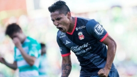 Monarcas propina derrota a Santos