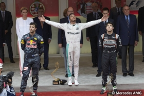 Hamilton se lleva GP de Azerbaiyán