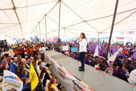 Hasta el momento ha sido la única candidata en recorrer 105 municipios 
