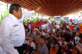 Apertura a todas las corrientes políticas dispuestas a aportar su trabajo y esfuerzo para transformar a Puebla