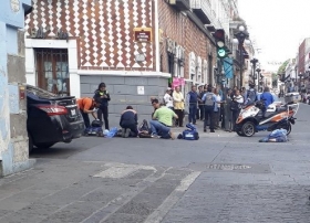 El chofer escapó del lugar y dejó abandonada la unidad 