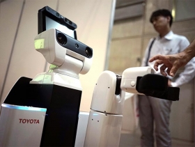 Robots ayudan a enfermos