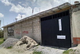 Hallan túnel dentro de casa