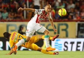 Necaxa y Tigres igualan en el marcador